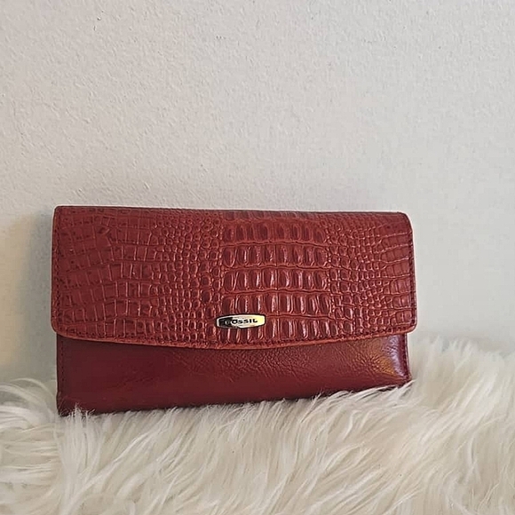 Fossil Croco Flap Red Leather Wallet 🌴 - Picture 1 of 8